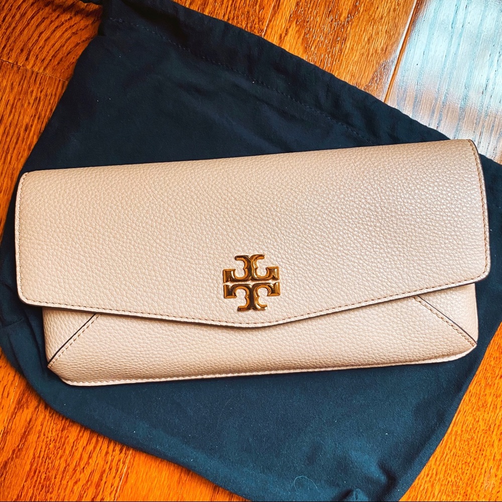 Tory Burch Sand Kira Envelope Clutch NWT - Picture 7 of 7